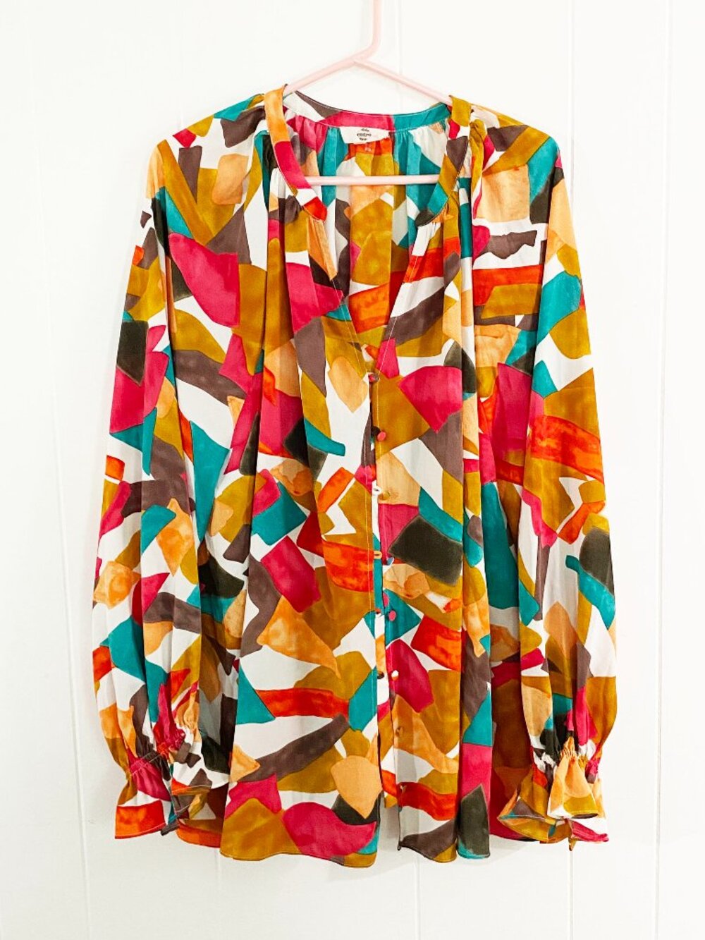 Bright Abstract Pattern Long Sleeve Women's Shirt - Raglan Sleeve, Elastic Cuff